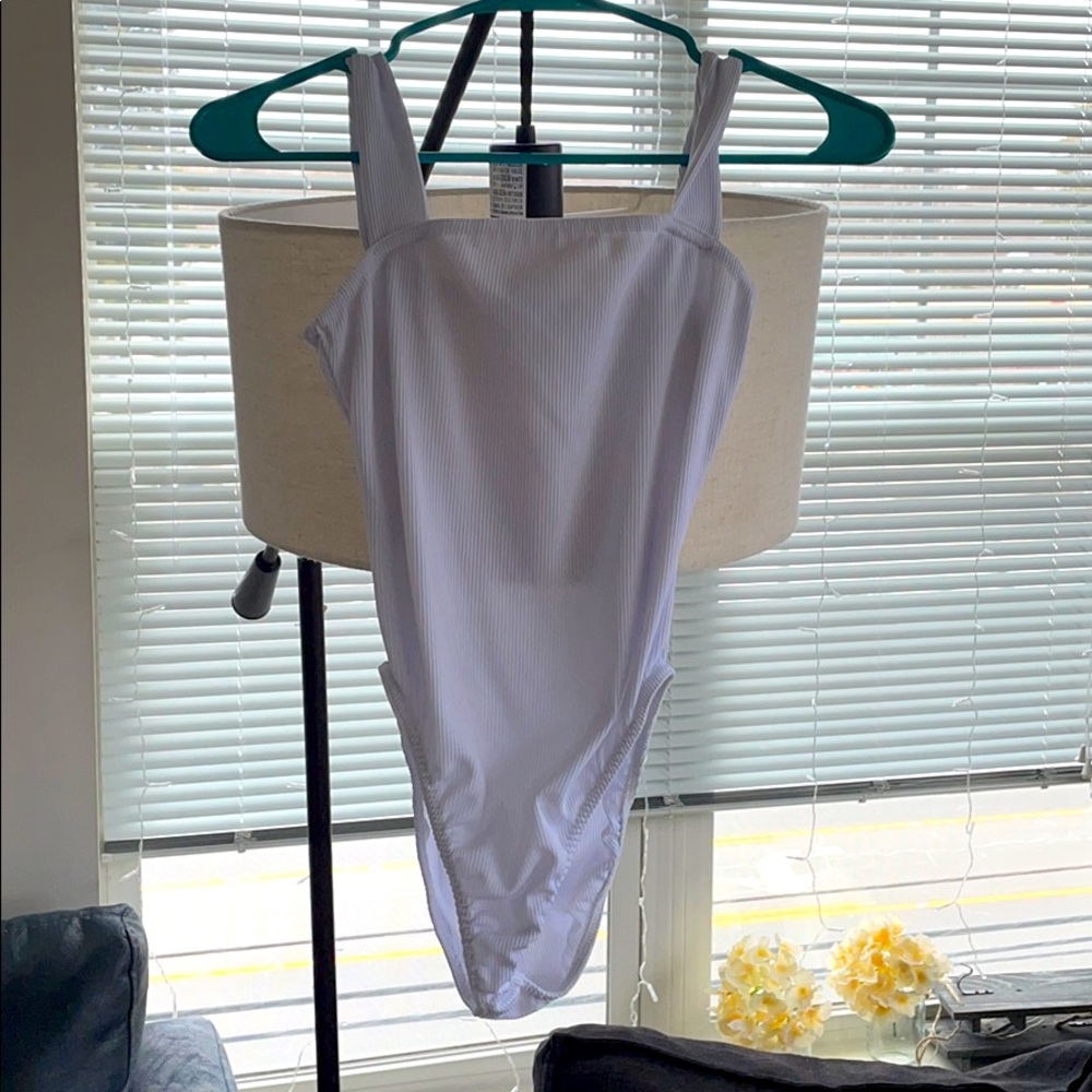 BOOHOO white bodysuit